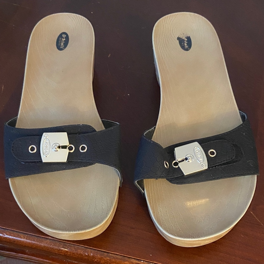 Dr. Scholl's Black and Tan Slide Sandals
